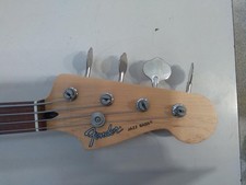 Guitare basse électrique