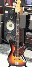 Guitare basse électrique