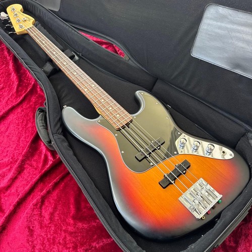 Guitare basse électrique