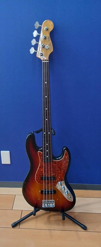 Guitare basse électrique