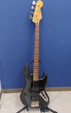 Guitare basse électrique