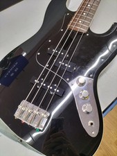 Guitare basse électrique