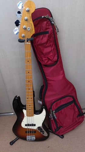 Guitare basse électrique