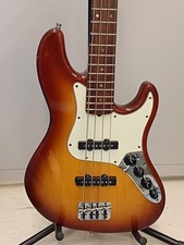 Guitare basse électrique